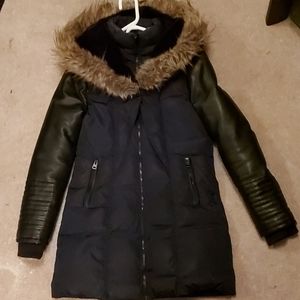 WOMANS PARKA